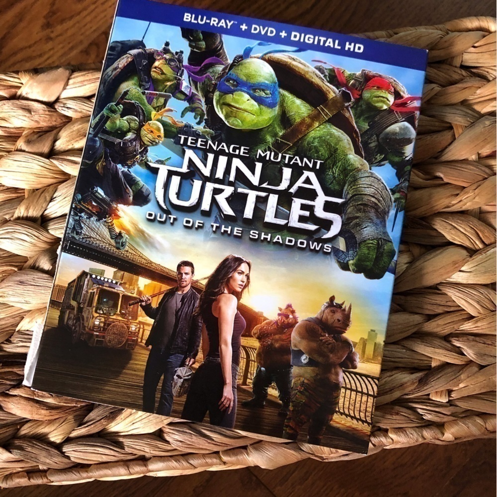 Teenage Mutant Ninja Turtles: Out of the Shadows Blu-ray +DVD movie set